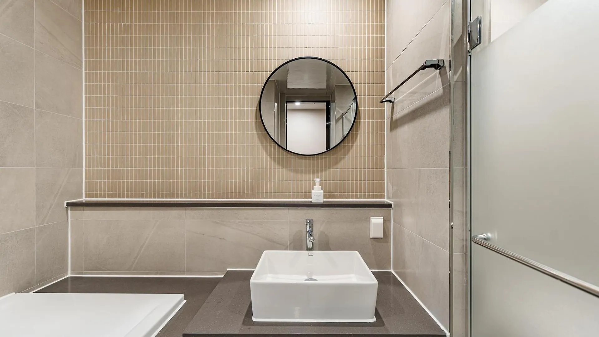 Hound Hotel Hadan Busan